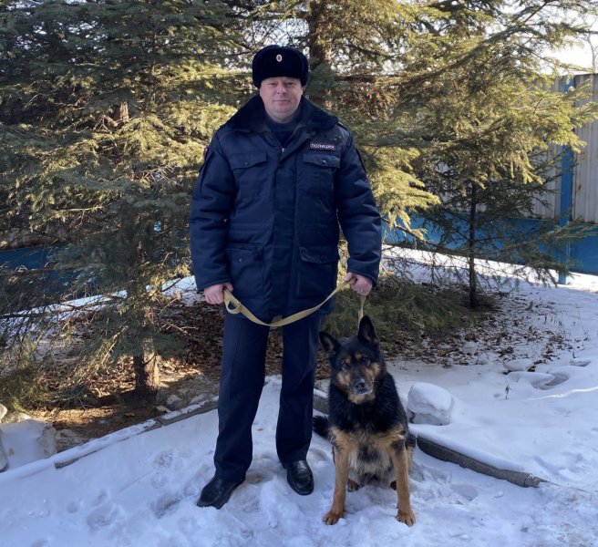 В Приморье служебная собака по кличке Винчестер помогла полицейским задержать подозреваемого в тяжком преступлении